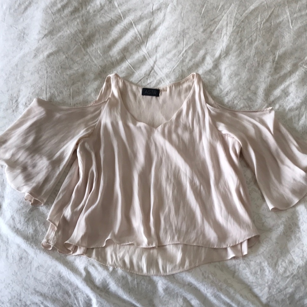 ASTR Cold-Shoulder Cream Blouse
